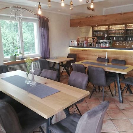 Waldgasthaus Hochburg-Ach Ngoại thất bức ảnh