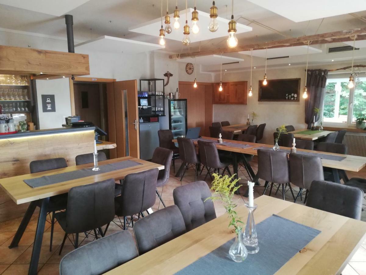 Waldgasthaus Hochburg-Ach Ngoại thất bức ảnh